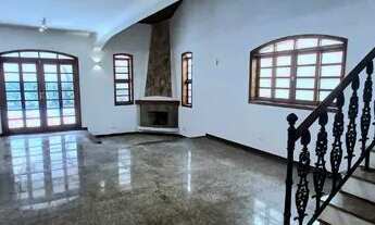 Imagem 5: Casa de condomínio para aluguel tem 350 metros quadrados com 4 quartos