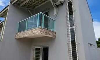 Imagem 3: Casa duplex de esquina com piscina