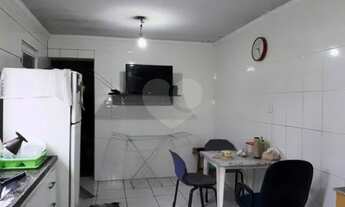 Imagem: Sobrado abaixo da avaliação ao lado do