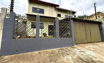 Imagem: SOBRADO SEMIMOBILIADO COM PISCINA À VENDA