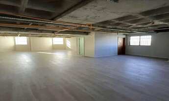 Imagem 2: Alugo/Vendo espaço comercial 200 m2, 4 sanitários, 6 vagas, Caminho das Árvores