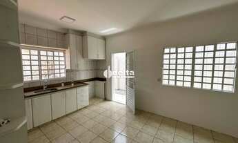 Imagem 8: Casa residencial com 3 quartos sendo 1 suíte disponível para locação no bairro Jardim Kara