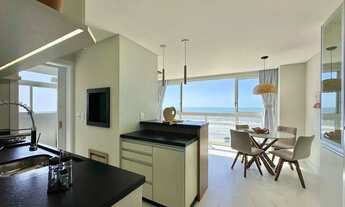 Imagem 2: Apartamento finamente mobiliado e decorado com uma vista panorâmica da praia e eterna préd