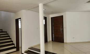 Imagem 7: Casa Assobradada de Alto Padrão Condomínio Vale do Arvoredo Londrina/PR