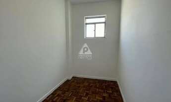 Imagem 5: Excelente Oportunidade! Amplo Apartamento 3 Quartos com Suíte e Varanda