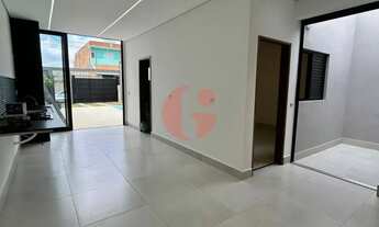 Imagem: Casa à venda com 2 quartos sendo 2suítes