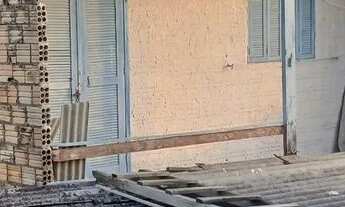 Imagem 3: Torro casa com ária comercial mais ap nos fundos