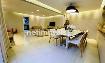 Imagem: Prédio Imponente, com guarita, sob pilotis