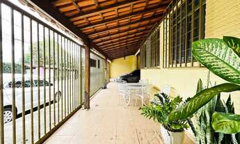 Imagem 5: Casa Colonial com 3 Quartos, Quintal e 3 Vagas no Bairro Copacabana