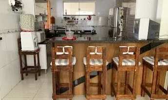 Imagem 4: Casa para aluguel e venda tem 200 metros quadrados com 4 quartos