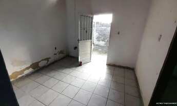 Imagem 3: Casa para Venda em Camaçari, Gleba E, 2 dormitórios, 1 banheiro, 2 vagas
