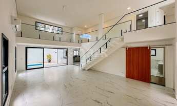 Imagem 5: Casa de condomínio para aluguel e venda possui 340 metros quadrados com 4 quartos