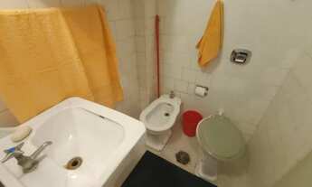 Imagem 5: Conjugado dividido em quarto e sala, mobiliado, ensolarado, próximo ao hospital São José