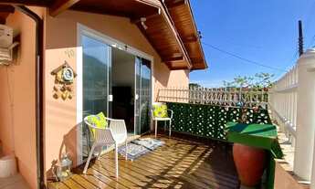 Imagem: Casa à venda de 2 dorms. 1 suíte, quintal