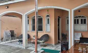 Imagem 7: Casa para aluguel e venda possui 200 metros quadrados com 3 quartos