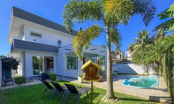 Imagem: Casa mobiliada - 4 dormitórios - 3 suítes