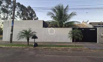 Imagem: CASA DE ESQUINA COM ENERGIA SOLAR