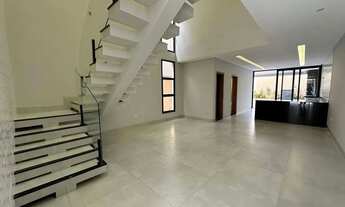 Imagem: Luxuoso sobrado com três suítes e piscina