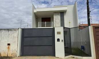 Imagem 2: Sobrado à venda em Maringá, Zona 06, com 3 quartos, com 226.06 m²