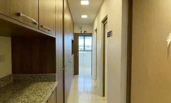 Imagem 5: Sala comercial no Hangar Business decorada com armários á venda na Av. Luiz Viana Filho