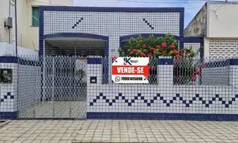 Imagem: Casa à venda em rua pública, CIRURGIA