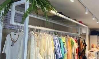 Imagem 3: Passo loja de roupas decorada, frente de rua, no centro de Lauro de freitas. Oportunidade!