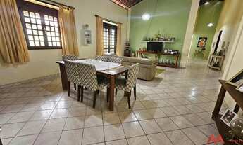 Imagem 6: Casa em Candelária, 4 quartos, sendo 2 suítes, próx ao TRT e ao Fórum, 300m²