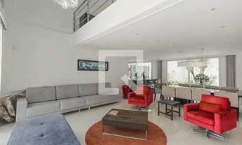 Imagem: Casa à Venda - Água Fria, 4 Quartos, 632