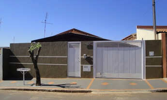 Imagem: Alugo 01 Casa 03 Dorm. - 03 vagas - Portão