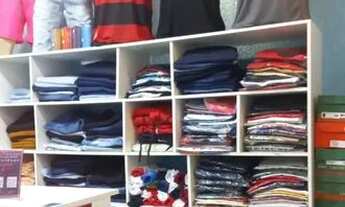 Imagem 2: Loja de roupas completa