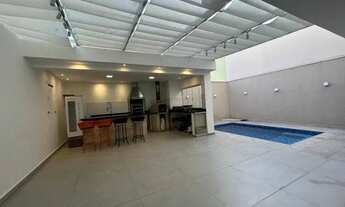 Imagem 2: Casa de condomínio sobrado para venda tem 210 metros quadrados com 3 quartos