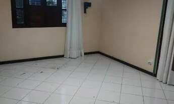 Imagem 4: Casa 4/4 com Piscina e 5 vagas de Garagem na Conceição 1