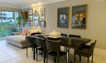 Imagem 2: RJ - Leblon - Alto Leblon - Apartamento Original 4 quartos Transformados em 3 Suites 170