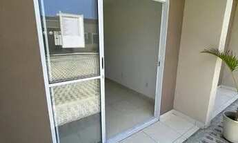 Imagem 2: Casa para venda possui 77 metros quadrados com 2 quartos em Centro - Caucaia - CE