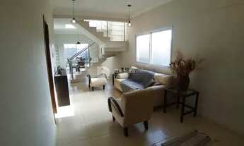 Imagem 3: VGC - Lindo Sobrado 4 Dormitórios e um quintal grande gramado