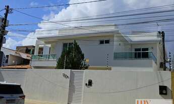 Imagem 2: Casa com 5 suítes e piscina no bairro de Intermares