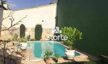 Imagem 5: Casa estilo sobrado de esquina com 3 suítes à venda, 290m² por R$ 1.700.000 - Morada da Co