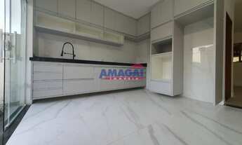 Imagem 3: Casa à venda em Jacareí, localizada no bairro Jardim SantAnna do Pedregulho. Com 2 quartos