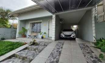 Imagem: Ampla Casa com 4 Dormitórios, sendo 1 Suíte