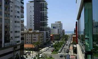 Imagem: De frente para Avenida, possui 92 metros