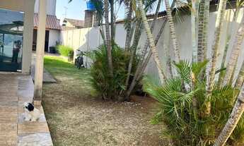 Imagem 7: Casa- 3 quartos, 1 suíte, 220m², 2 vagas, piscina, armários- Setor Garavelo