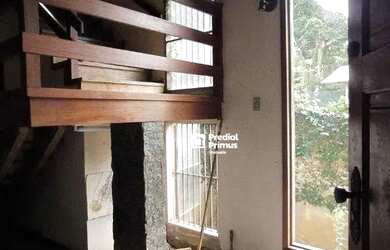 Imagem 2: Casa Ampla com Quintal Excepcional em Cantagalo Conforto, Espaço e Potencial de Valorizaç