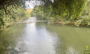 Imagem: Chácara de alto nível com muita água