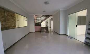 Imagem 2: Casa para aluguel possui 300m², dispondo de 4 quartos sendo 3 suítes, em Parque Verde - Be