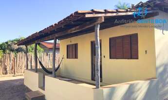 Imagem 5: Excelente casa com 180m2, terreno de 800m2, frente avenida, 2 varandas, 3 quartos, banheir