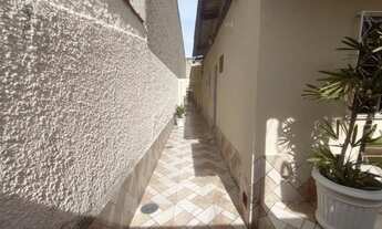 Imagem 2: Casa de vila para locação no centro comercial de Bonsucesso, na rua João Torquato 96