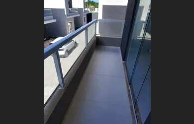 Imagem 2: Excelente casa solta com 4/4, sendo 3 suítes, uma master com closet e varanda