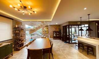 Imagem 6: Casa de condomínio para venda tem 256 metros quadrados com 4 quartos