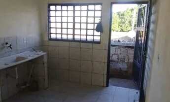 Imagem 3: Alugo casa 2 quartos cozinha banheiro entrada independente + garagem