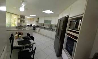 Imagem 7: Casa de condomínio para venda possui 556 metros quadrados com 5 quartos